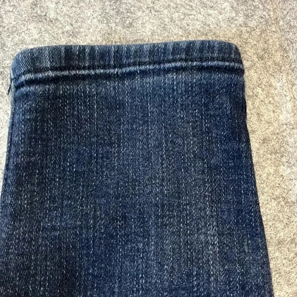 Fidelity Mid Rise  Ultra Slim Blue on Blue Wash 24*30. - Picture 2 of 13